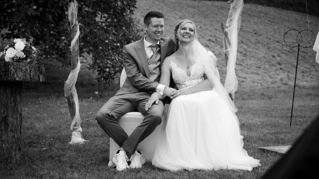 Hochzeitsfoto Hochzeitspaar bei der freien Trauung